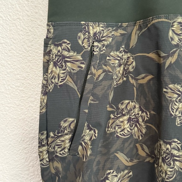 Athleta Trekkie North Printed Short Size 20 - Picture 3 of 5